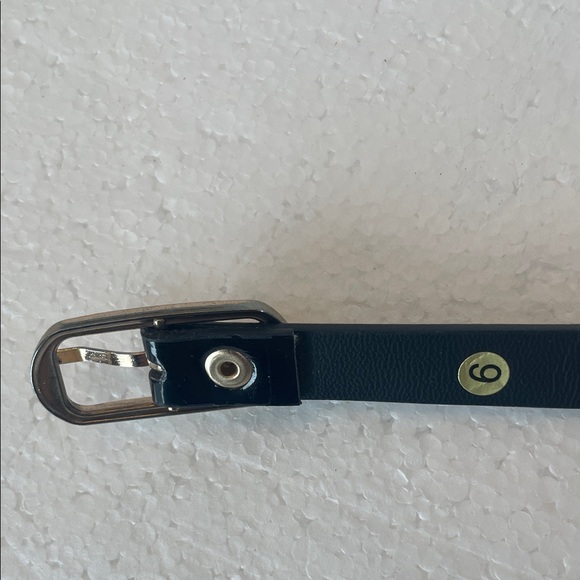 Vintage Classic Black Slim Women's Belt Gold Buckle women’s size 6 - Picture 5 of 7
